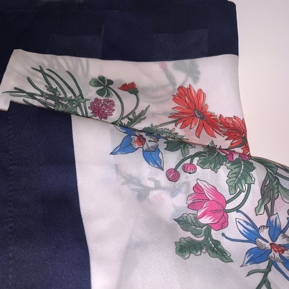Jim Renoir Floral Sheer Contemporary 100% Polyester Made In Italy Scarf - Picture 4 of 7